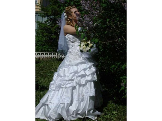 Продам свадебное платье в городе Вологда, фото 1, стоимость: 8 000 руб.