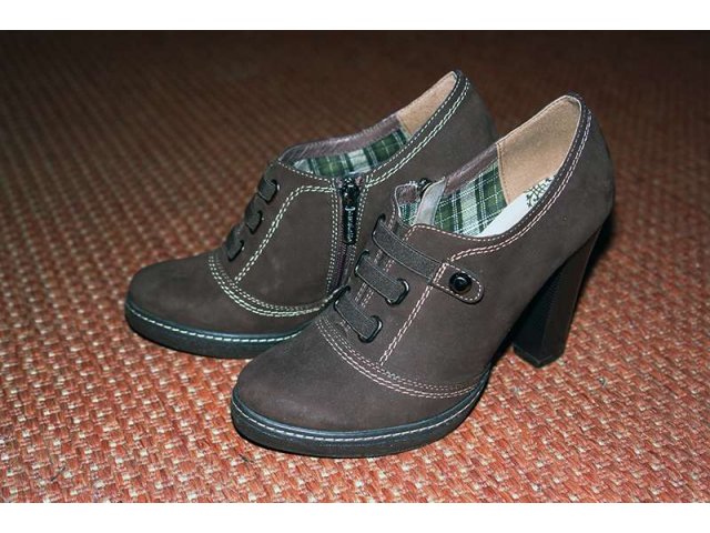Продам новые женские полуботинки 37 размера, нубук в городе Череповец, фото 1, Женская обувь