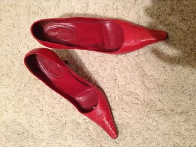 Продам красные туфли Sergio Rossi в городе Москва, фото 2, стоимость: 499 руб.