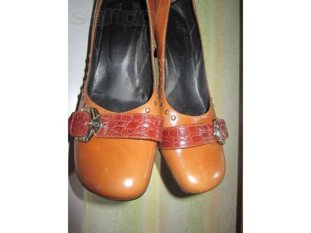 Продам красивые коричневые туфли из натур. кожи с ремешком из в городе Усолье-Сибирское, фото 1, стоимость: 500 руб.