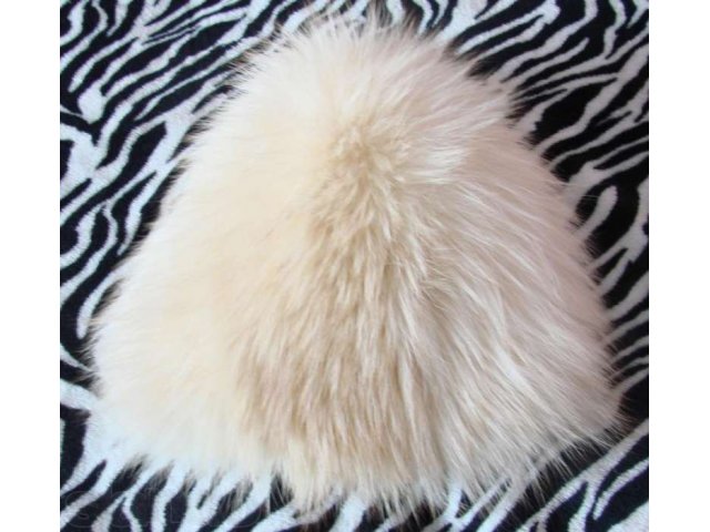 Женская лисья шапка в городе Магадан, фото 1, стоимость: 3 500 руб.