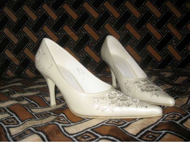 Свадебные туфли в городе Саратов, фото 1, стоимость: 500 руб.