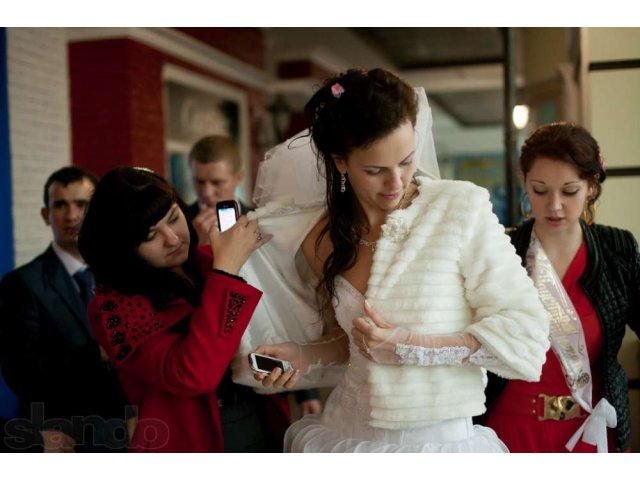 Продам искусственную шубку в городе Елизово, фото 1, Свадебные аксессуары