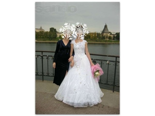Свадебное платье в городе Псков, фото 1, стоимость: 1 000 руб.