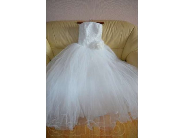 Свадебное платье в городе Владимир, фото 4, стоимость: 8 000 руб.