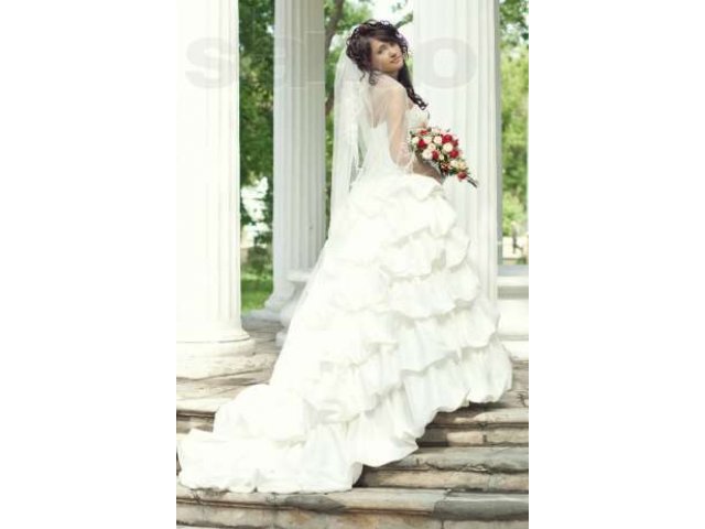 свадебное платье в городе Оренбург, фото 1, стоимость: 15 000 руб.