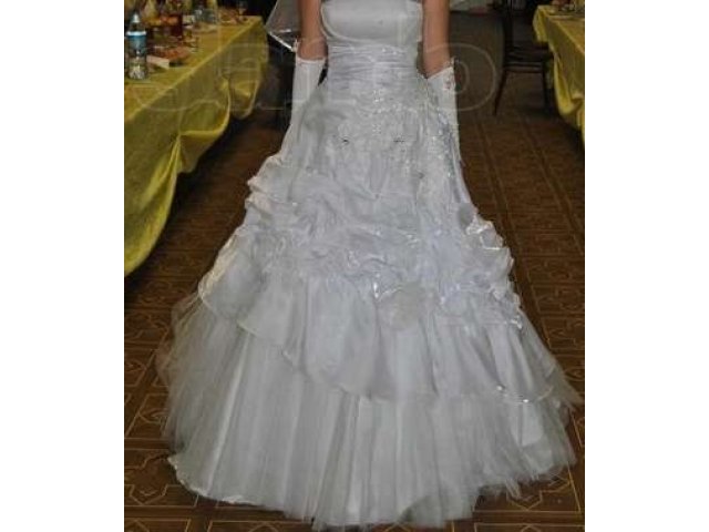 свадебное платье перчатки и туфли 37 размера в подарок в городе Комсомольск-на-Амуре, фото 1, стоимость: 6 500 руб.
