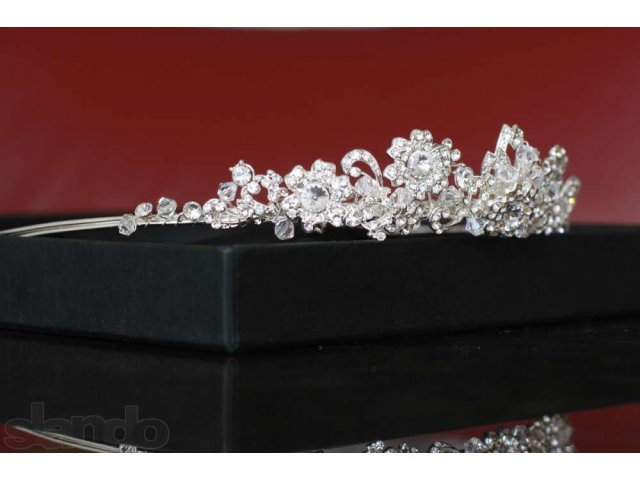Диадема - белый металл и кристаллы в городе Москва, фото 2, стоимость: 2 000 руб.