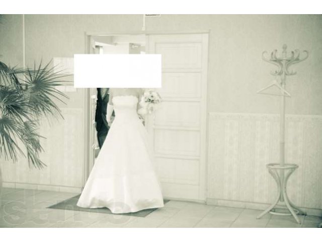 Свадебное платье в городе Калининград, фото 1, стоимость: 3 000 руб.