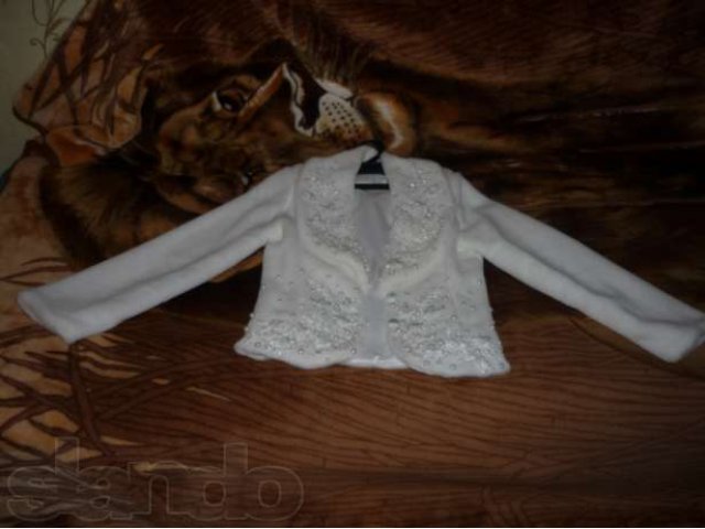 Продам белую шубку из искусственного меха в городе Балаково, фото 1, стоимость: 2 500 руб.