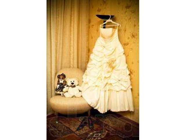 Свадебное платье в городе Екатеринбург, фото 2, стоимость: 8 000 руб.