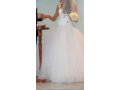 Свадебное платье б\у,размер 42-44,Автозаводский район,18 кв в городе Тольятти, фото 1, Самарская область