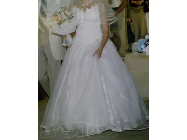 Продам свадебное платье в городе Пенза, фото 1, стоимость: 4 000 руб.