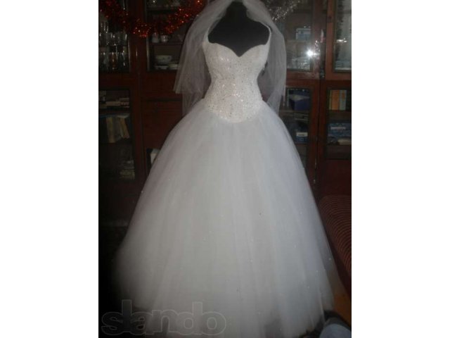 красивое свадебное платье  с жемчугом и стразами!!! НОВОЕ в городе Улан-Удэ, фото 1, стоимость: 19 000 руб.