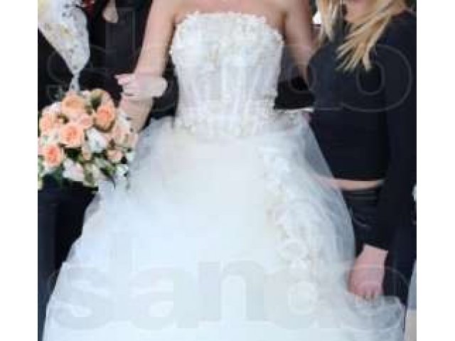 Свадебное платье, корсет расшит горным хрусталем в городе Сургут, фото 2, стоимость: 20 000 руб.