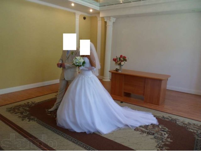 Продам белоснежное свадебное платье со шлейфом в городе Кингисепп, фото 2, стоимость: 14 000 руб.