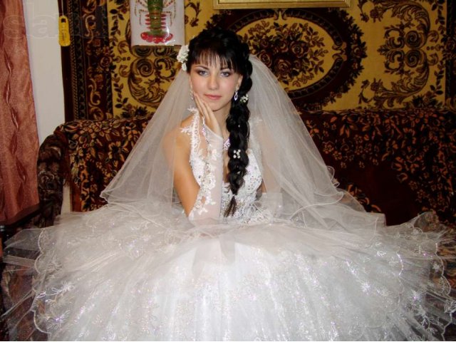 Платье свадебное в городе Кущёвская, фото 2, стоимость: 10 000 руб.