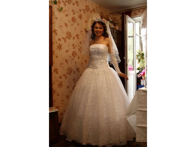 Свадебное платье + перчатки, фата и шпильки к фате в подарок. в городе Клин, фото 2, стоимость: 12 000 руб.