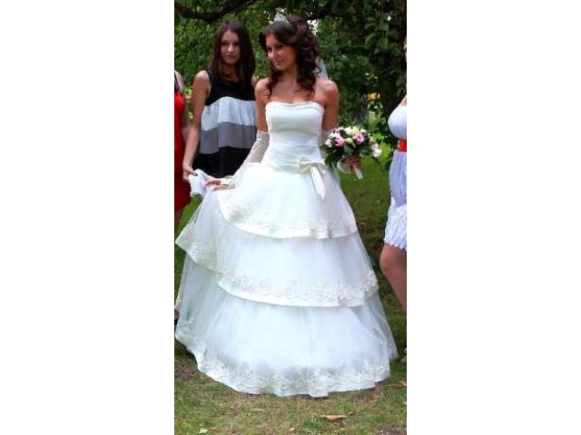 Красивейшее свадебное платье! в городе Новоалтайск, фото 1, стоимость: 12 000 руб.