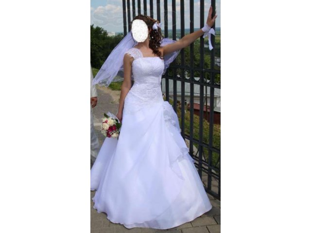 Свадебное платье в городе Судогда, фото 1, стоимость: 10 000 руб.
