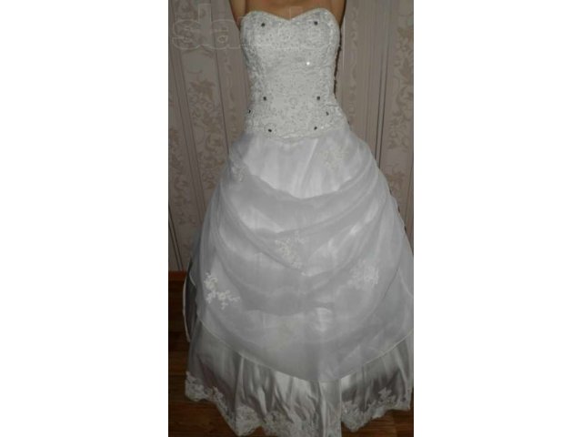 Продам новое белое свадебное платье в городе Новокузнецк, фото 1, Свадебные платья