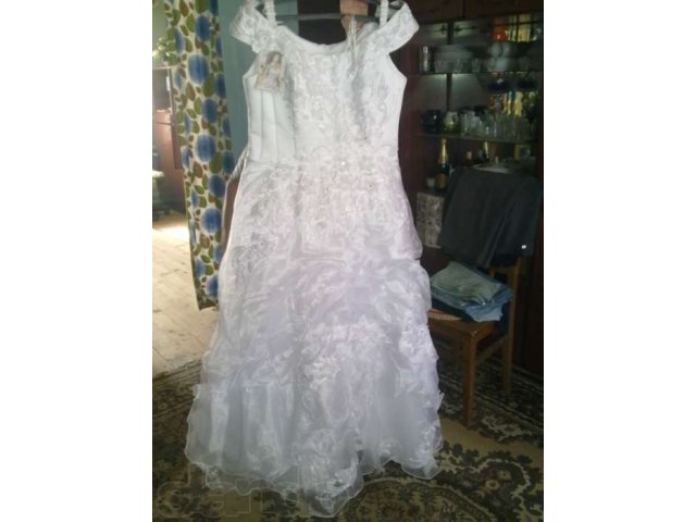 Свадебное платье в городе Астрахань, фото 1, стоимость: 30 000 руб.