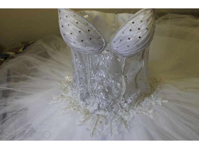 Свадебное платье в городе Губкин, фото 2, стоимость: 3 000 руб.