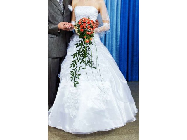 Продам свадебное платье в городе Кузнецк, фото 1, стоимость: 7 000 руб.