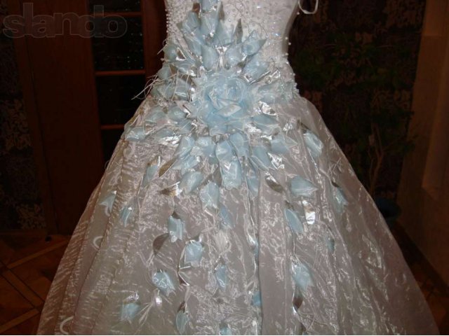 Свадебное платье продаю ДЁШЕВО 2000р. в городе Сургут, фото 2, Ханты-Мансийский автономный округ