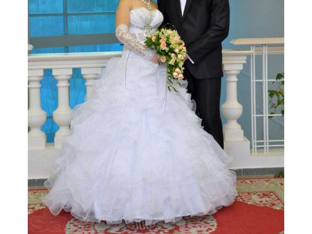 Продается свадебное платье размер 44-46 в городе Надым, фото 1, стоимость: 20 000 руб.