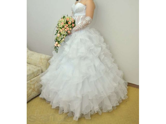 Продается свадебное платье размер 44-46 в городе Надым, фото 2, Свадебные платья