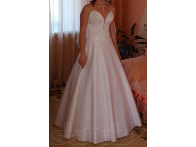 Свадебное платье в городе Иркутск, фото 1, стоимость: 8 000 руб.