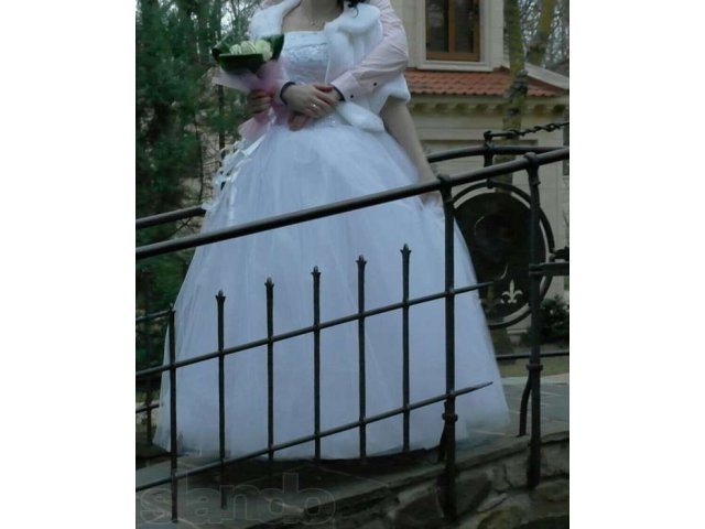 Красивое свадебное платье в городе Геленджик, фото 1, стоимость: 5 000 руб.