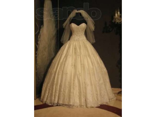 Свадебное платье в городе Брянск, фото 1, стоимость: 10 000 руб.
