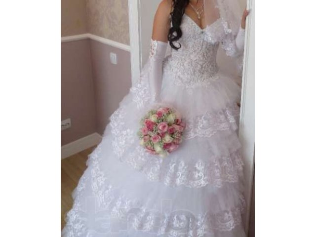 Продам свадебное платье.(перчатки,диадема,колье)Размер 44-46. в городе Кострома, фото 1, стоимость: 8 500 руб.