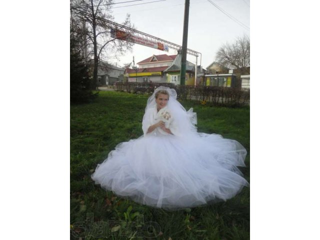 продам свадебное платье, шубку, обруч в городе Павлово, фото 1, Свадебные платья