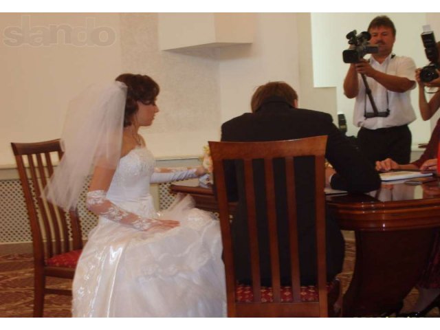 Счастливое свадебное платье- продается по символической цене 42-44 р. в городе Сургут, фото 1, стоимость: 12 000 руб.