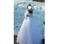 ПРОДАМ свадебное платье с перчатками, бижутерией и обручами для пышнос в городе Узловая, фото 1, Тульская область