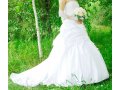 Продам белоснежное свадебное платье со шлейфом в городе Хабаровск, фото 1, Хабаровский край