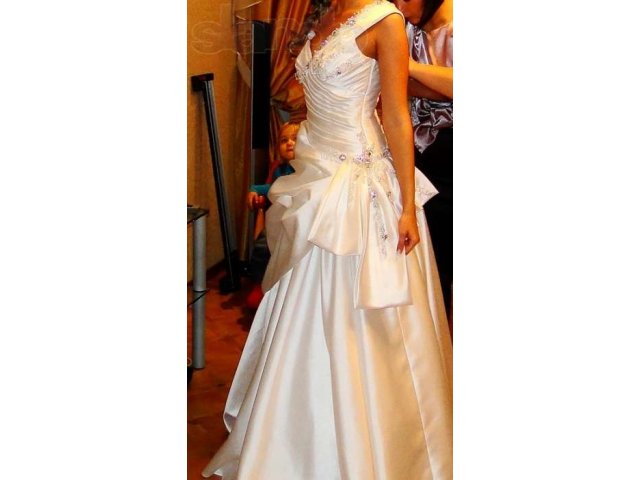 Свадебное платье в городе Хабаровск, фото 3, стоимость: 10 800 руб.