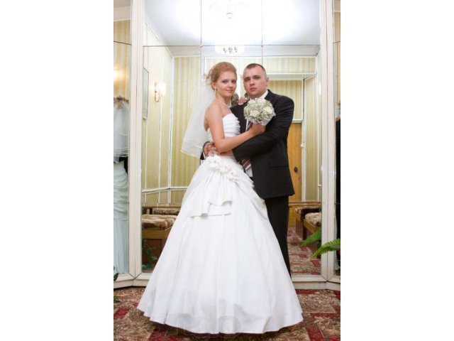 Эксклюзивное свадебное платье в городе Орёл, фото 2, стоимость: 8 500 руб.