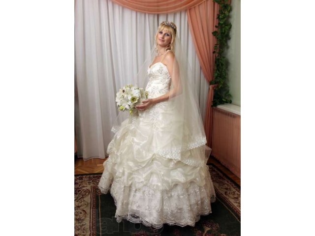 Продаю свадебное платье в городе Кропоткин, фото 1, стоимость: 7 000 руб.