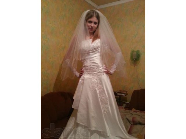 Красивое свадебное платье в городе Улан-Удэ, фото 3, стоимость: 10 000 руб.