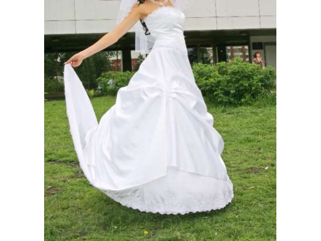 Свадебное платье р 42-44 в городе Иркутск, фото 2, Иркутская область