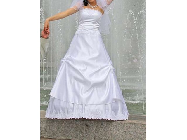 Свадебное платье р 42-44 в городе Иркутск, фото 3, стоимость: 6 000 руб.