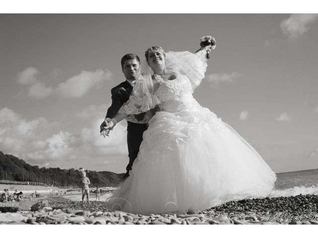 Белоснежное свадебное платье от 48 до 56 размера аксессуары в подарок в городе Туапсе, фото 3, стоимость: 7 000 руб.