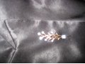 Красивая брошь серебро позолоченное (вставки 7 фианитов) длина- в городе Красноярск, фото 1, Красноярский край