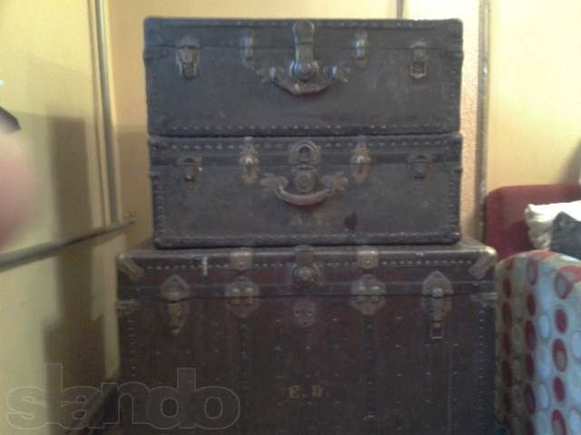 Сундук, 2 чемодана, баян Вельтмайстер 1946г. в городе Омск, фото 1, Антикварная мебель
