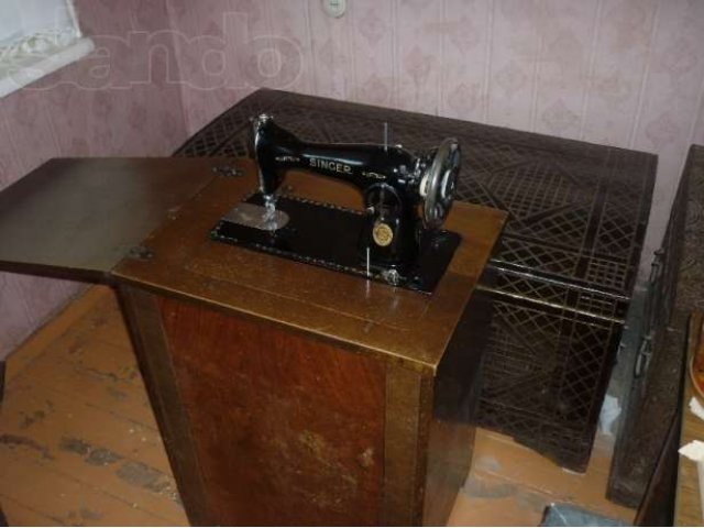 Срочно продам швейную машинку SINGER в городе Оренбург, фото 1, Антикварная мебель