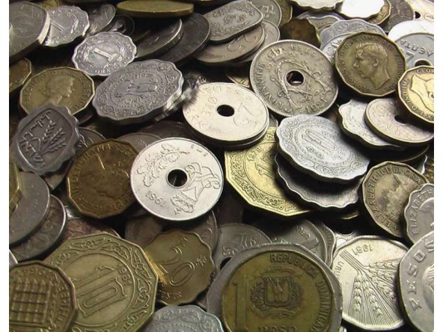 10 иностранных монет необычных форм в городе Кандалакша, фото 1, Мурманская область
